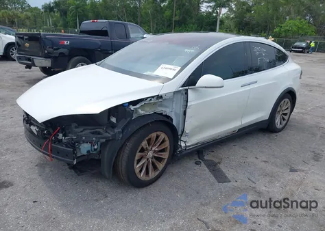 2017 Tesla Model X 100D/75D/90D from USA, damaged, VIN 5YJXCBE2XHF043785